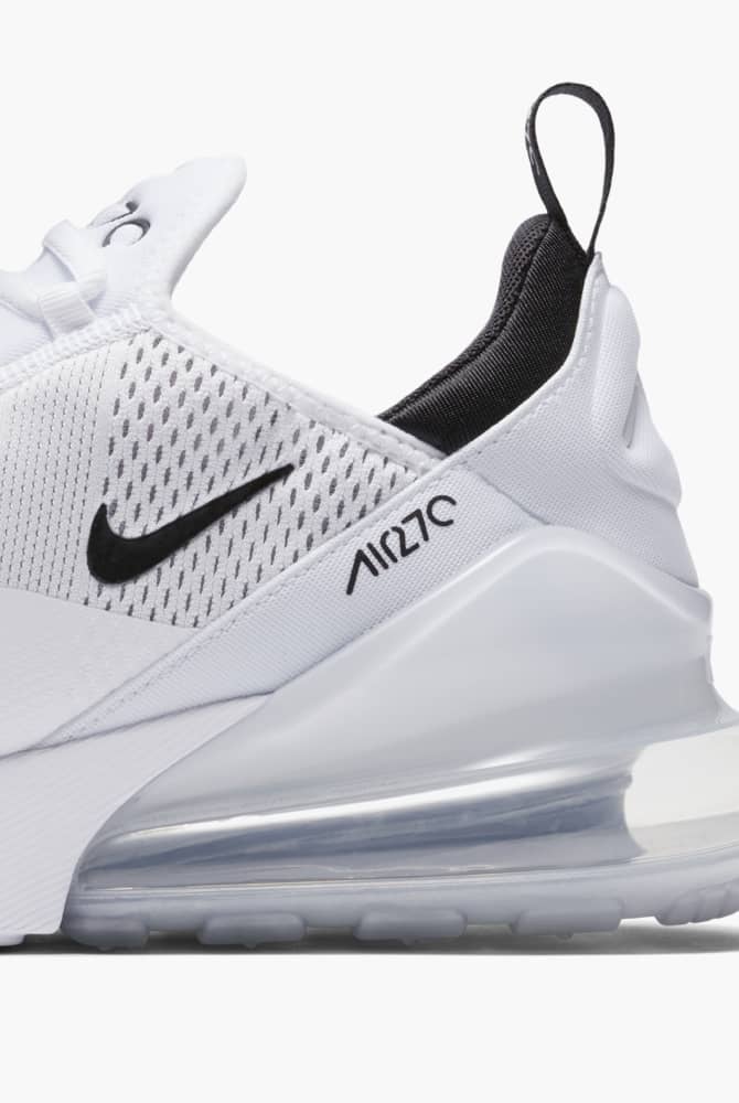 Overweldigen vacht Vertrouwen op Nike Air. Nike JP