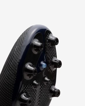 nike football shoes new