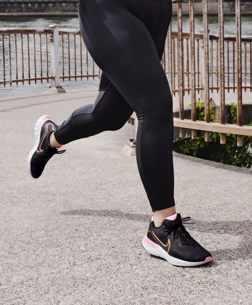 nike running renew run sneakers