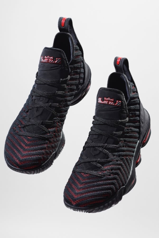 nike lebron 16 negras