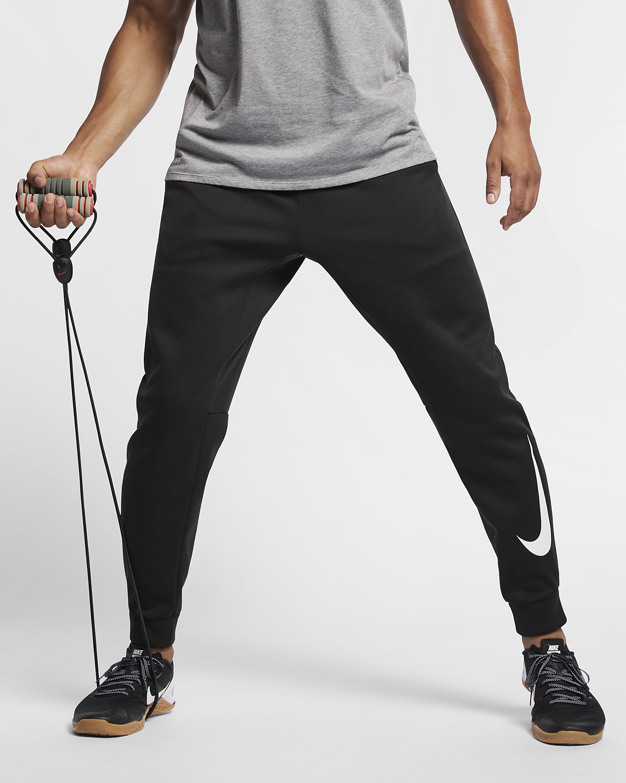 Tapered Training Pants. Nike 