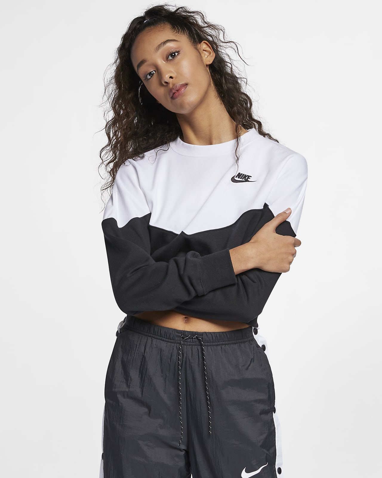 nike sportswear heritage black
