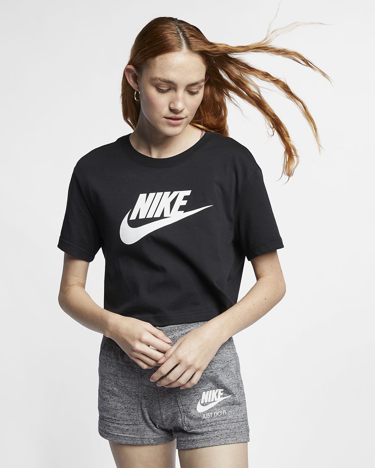 Dámské zkrácené tričko Nike Sportswear Essential Dámské zkrácené tričko Nike Sportswear Essential
