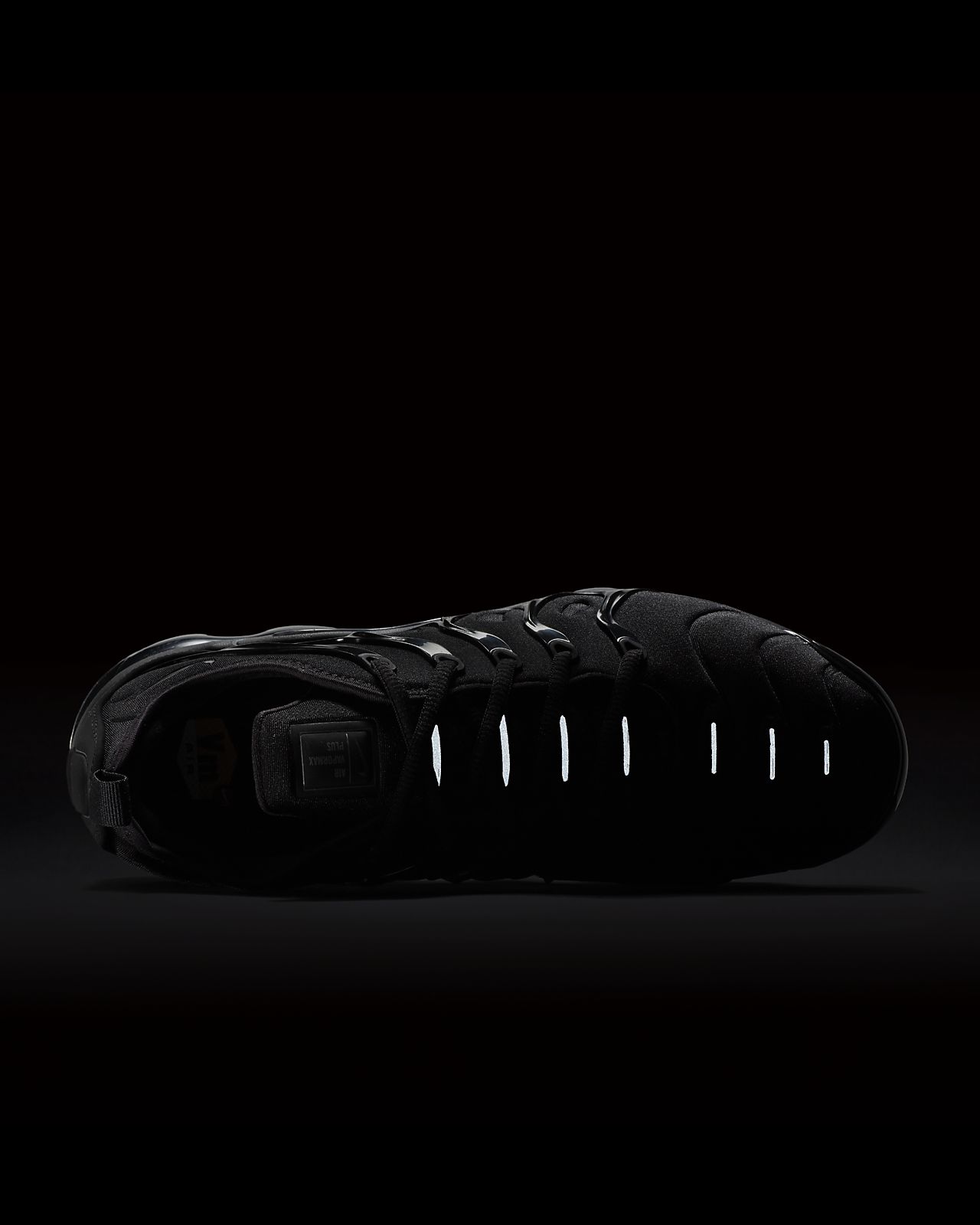 Nike Air VaporMax Plus férfi cipő. Nike HU Nike VaporMax Gliese Férfi FeketeFehér Utcai Cipő