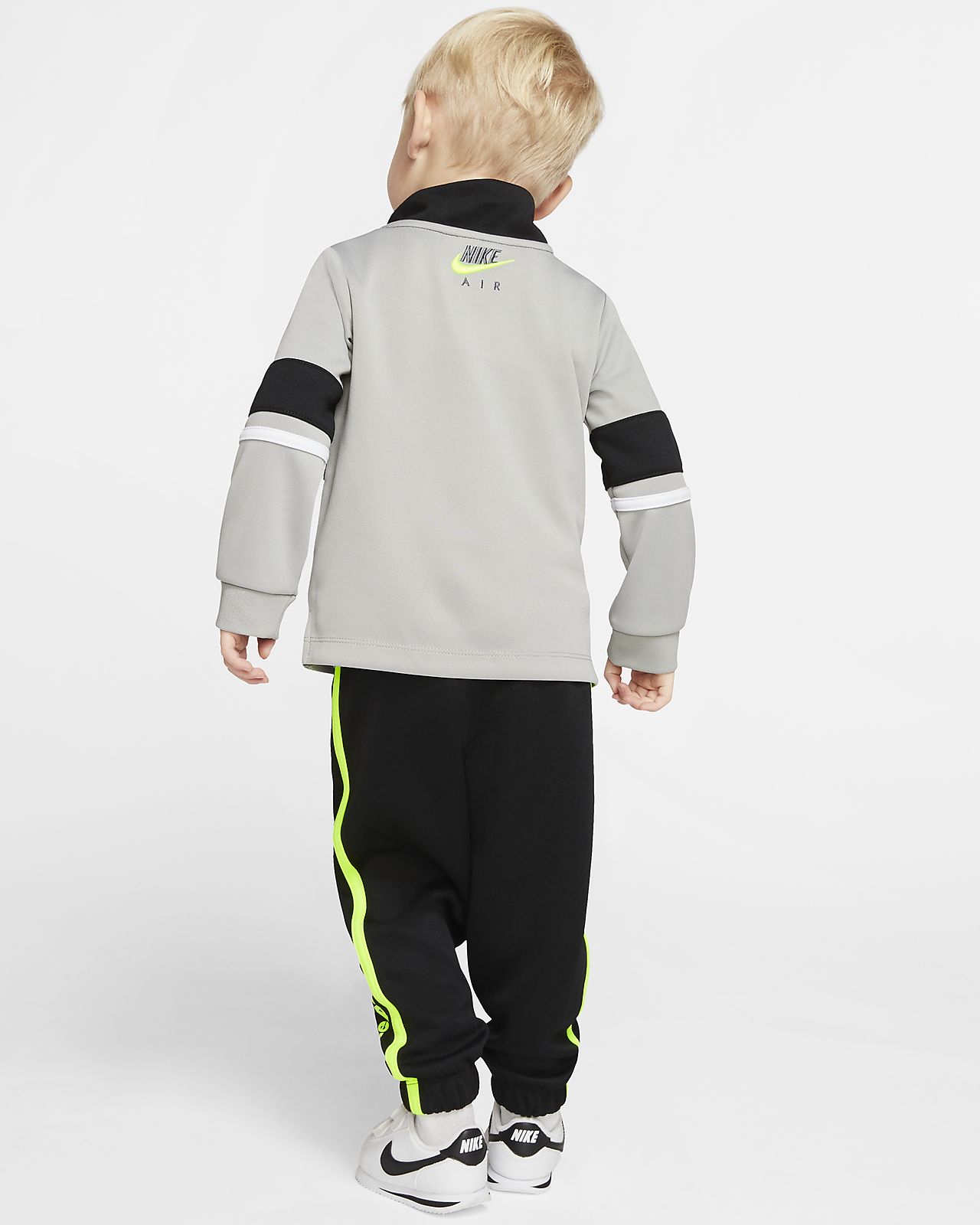 completi nike 12 anni completi nike 12 anni