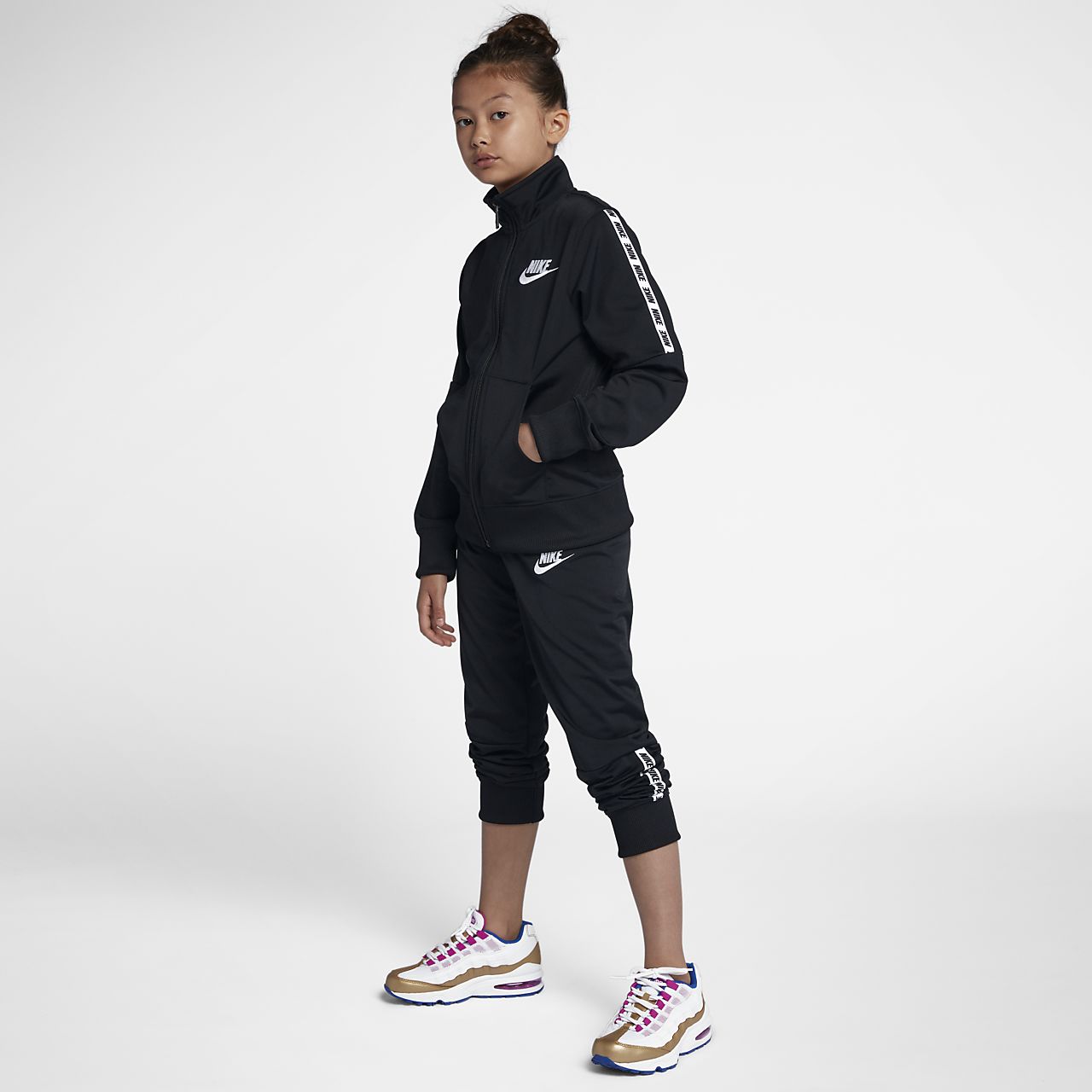 Nike Sportswear Trainingsanzug für ältere Kinder (Mädchen) Nike Sportswear Trainingsanzug für ältere Kinder (Mädchen)