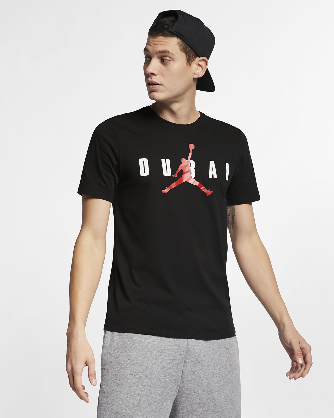 Jordan dubai. Jordan Dubai футболка. Футболки мужские в Дубае. Футболка Nike Dubai.