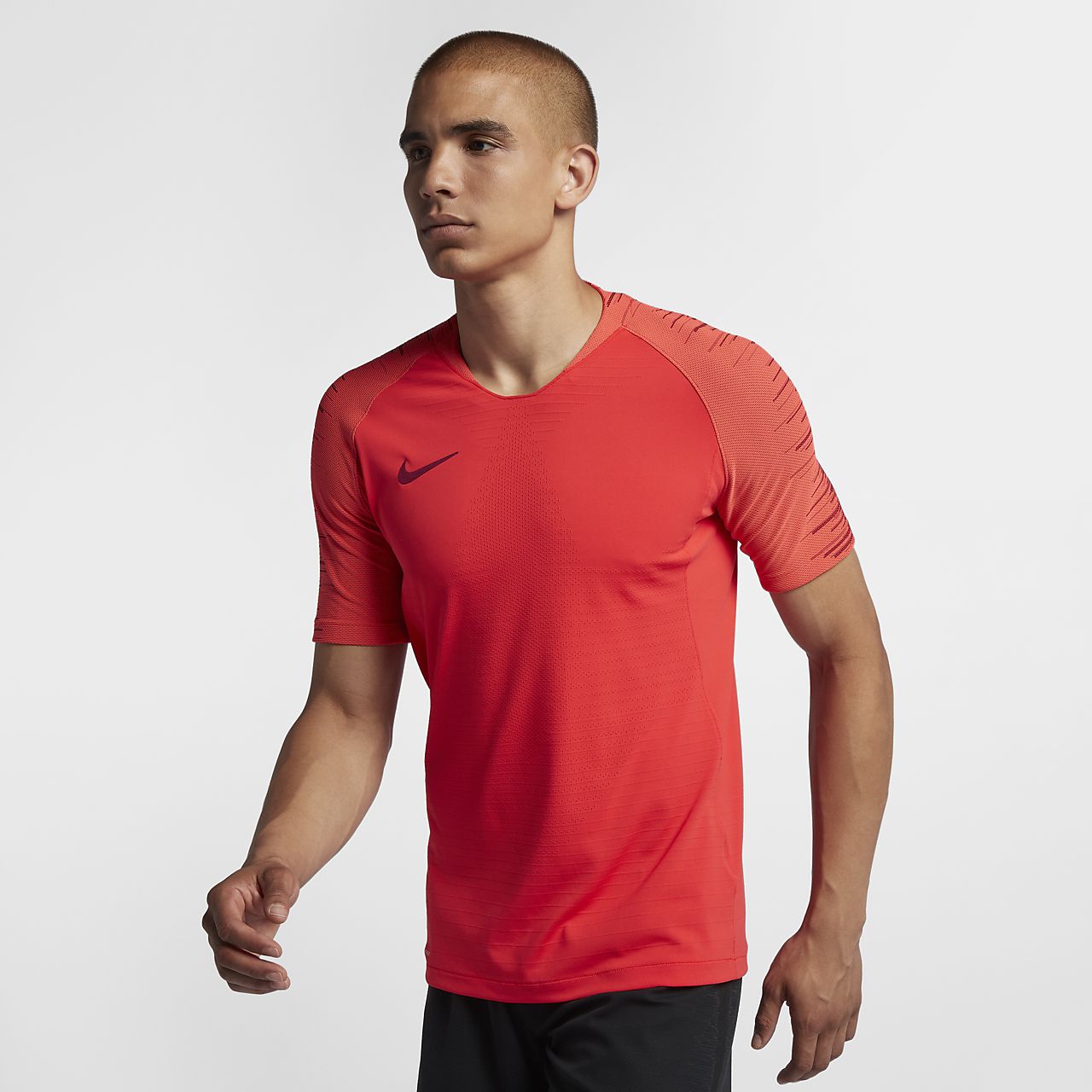 Nike VaporKnit Strike Men's Short-Sleeve Football Top Nike VaporKnit Strike Men's Short-Sleeve Football Top