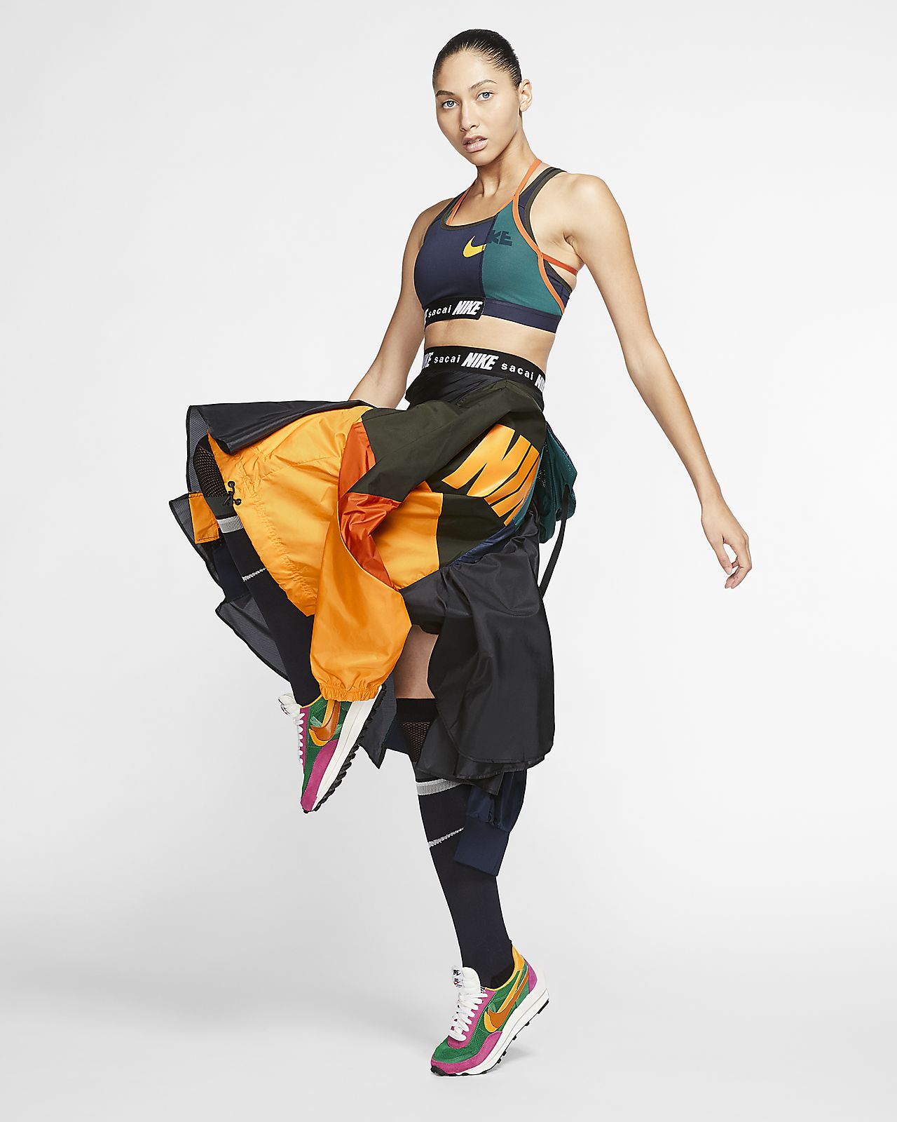 Nike x Sacai Damen Laufjacke mit Halbreißverschluss Nike x Sacai Damen Laufjacke mit Halbreißverschluss