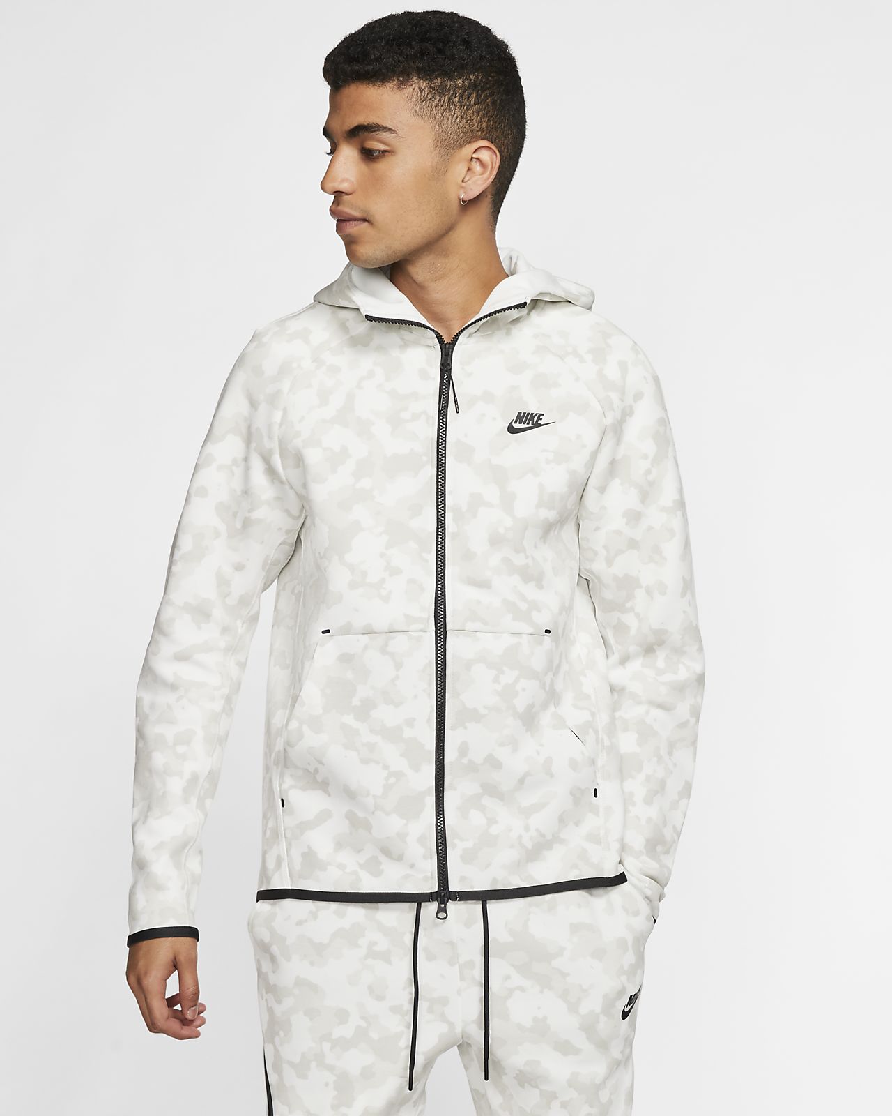 Nike Sportswear Tech Fleece Herren Hoodie mit durchgehendem Reißverschluss und Print Nike Sportswear Tech Fleece Herren Hoodie mit durchgehendem Reißverschluss und Print