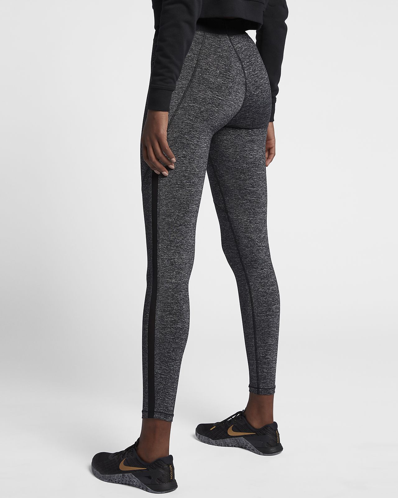 {keywor d} nike pro hypercool max