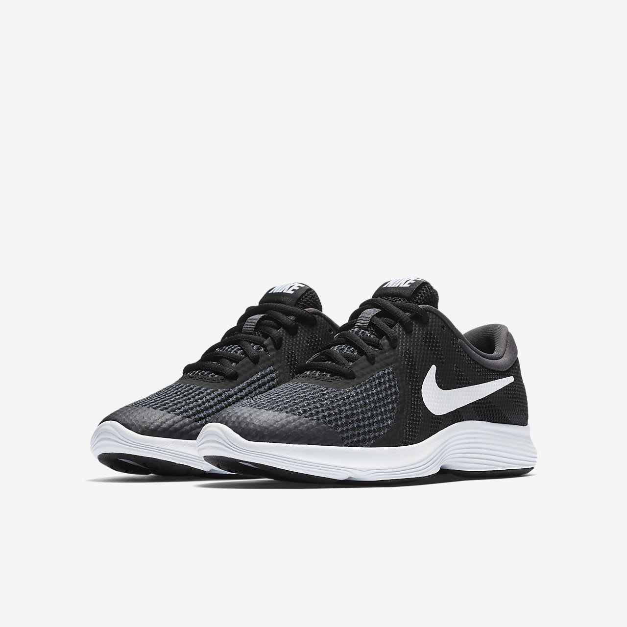 running nike revolution 4