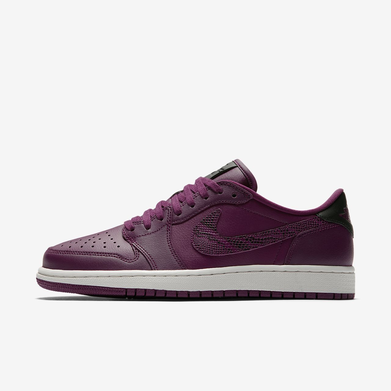 Air Jordan 1 Retro Low OG Women's Shoe Air Jordan 1 Retro Low OG Women's Shoe