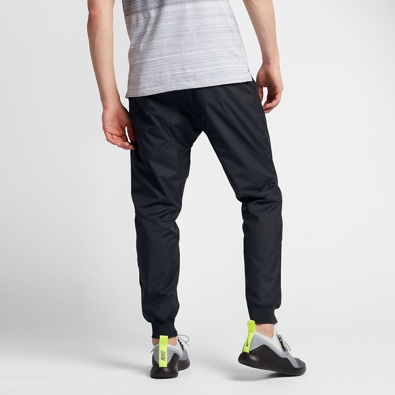 Nike Sportswear Windrunner Men's Pants. Nike.com
