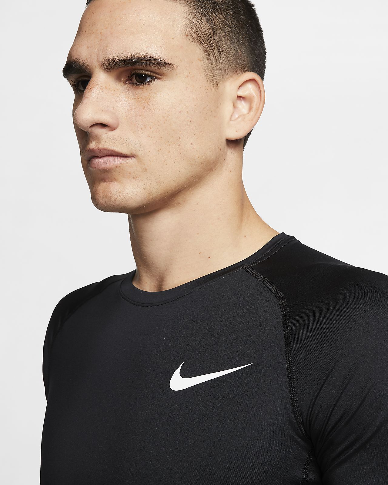 tight fit nike shirt