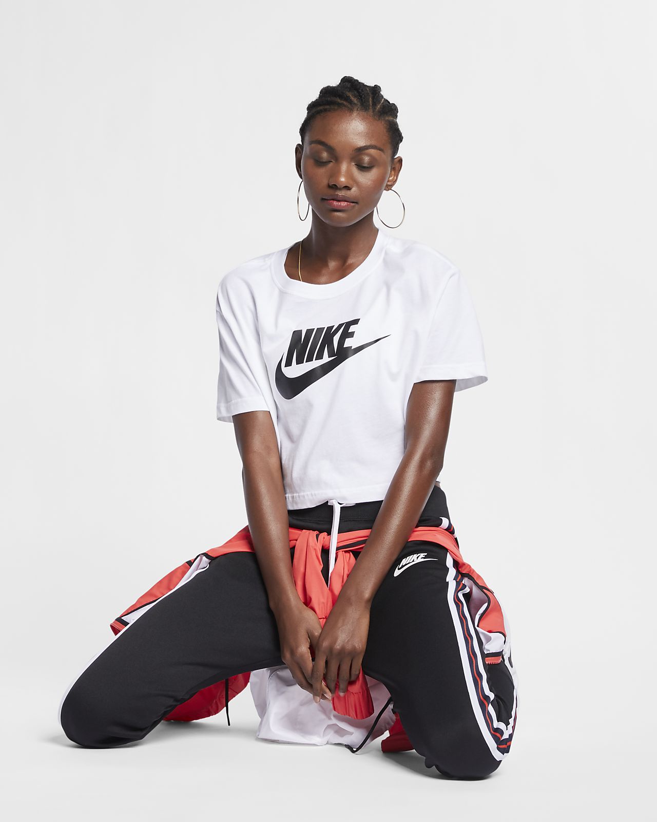Nike Sportswear Essential Women's Cropped T-Shirt