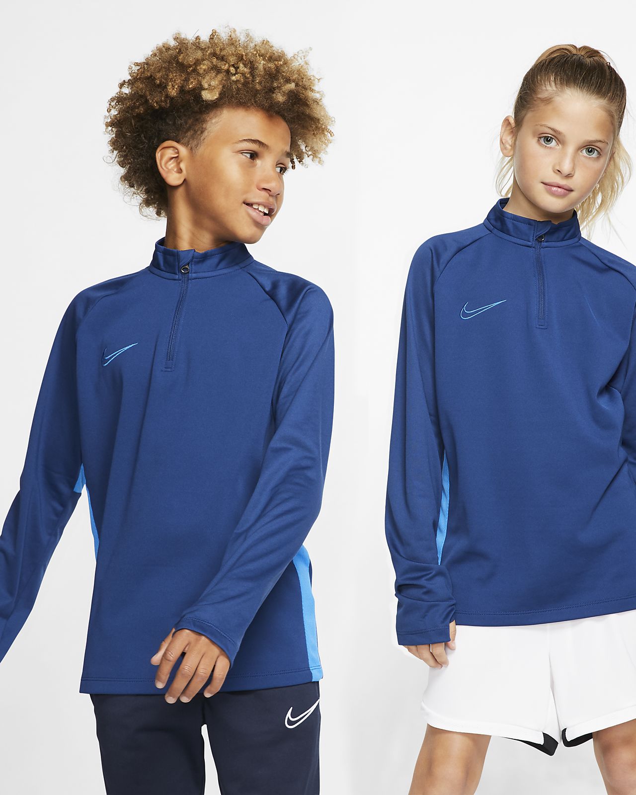 Nike Dri FIT Academy Older Kids' Football Pullover Hoodie Nike Dri FIT Academy Older Kids' Football Pullover Hoodie
