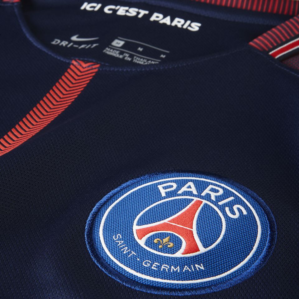Kit local de edición limitada del Paris Saint-Germain para la temporada 2017/2018 Kit local de edición limitada del Paris Saint-Germain para la temporada 2017/2018