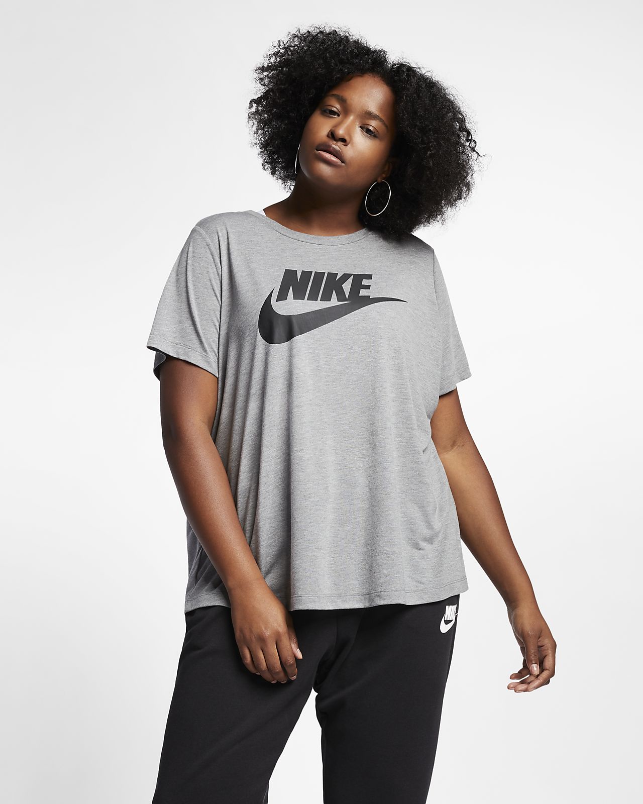 Dámské tričko Nike Sportswear Essential (nadměrná velikost) Dámské tričko Nike Sportswear Essential (nadměrná velikost)