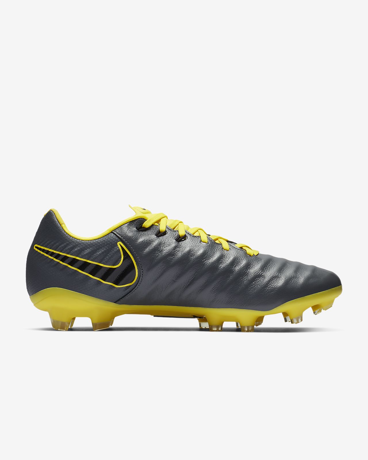 Pro FG Firm-Ground Football Boot. Nike AE