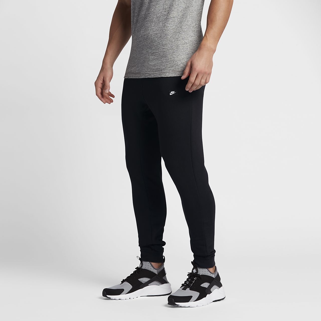 black joggers nike