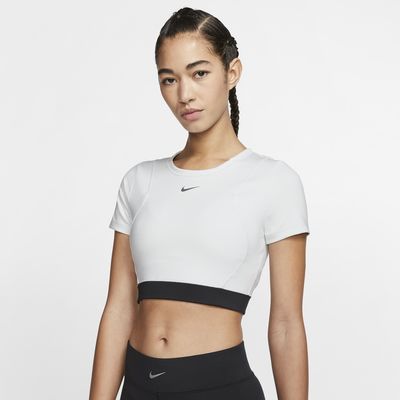 Nike Pro AeroAdapt Women's Crop Top. Nike EG
