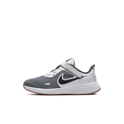 nike revolution 5 flyease