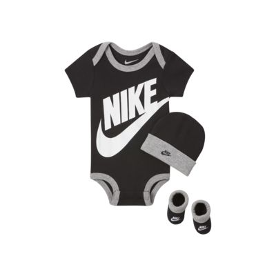Nike Sportswear Baby Bodysuit, Hat and Booties Box Set. Nike.com