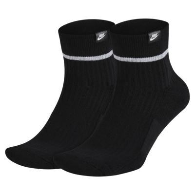 nike essential socks