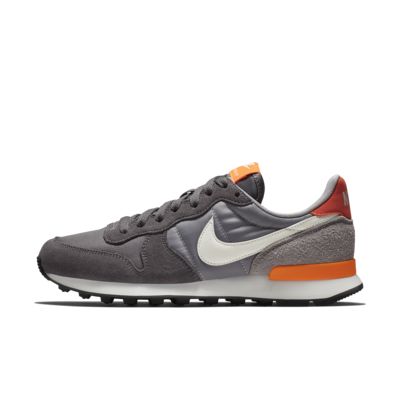 nike blush internationalist suede trainers