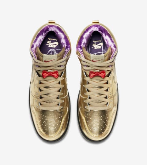 gold nike dunks