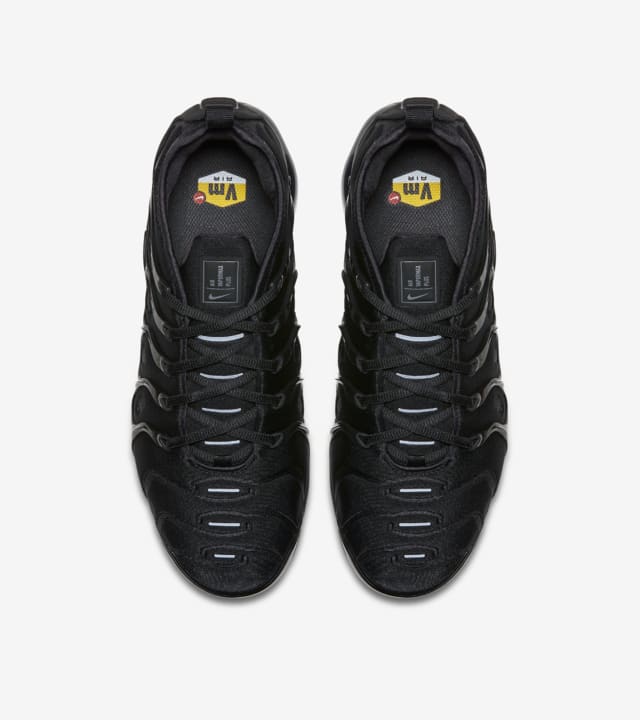 black panther vapormax plus