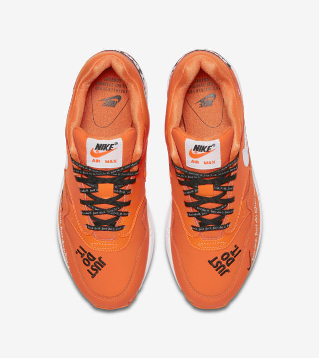 orange nike sneakers womens