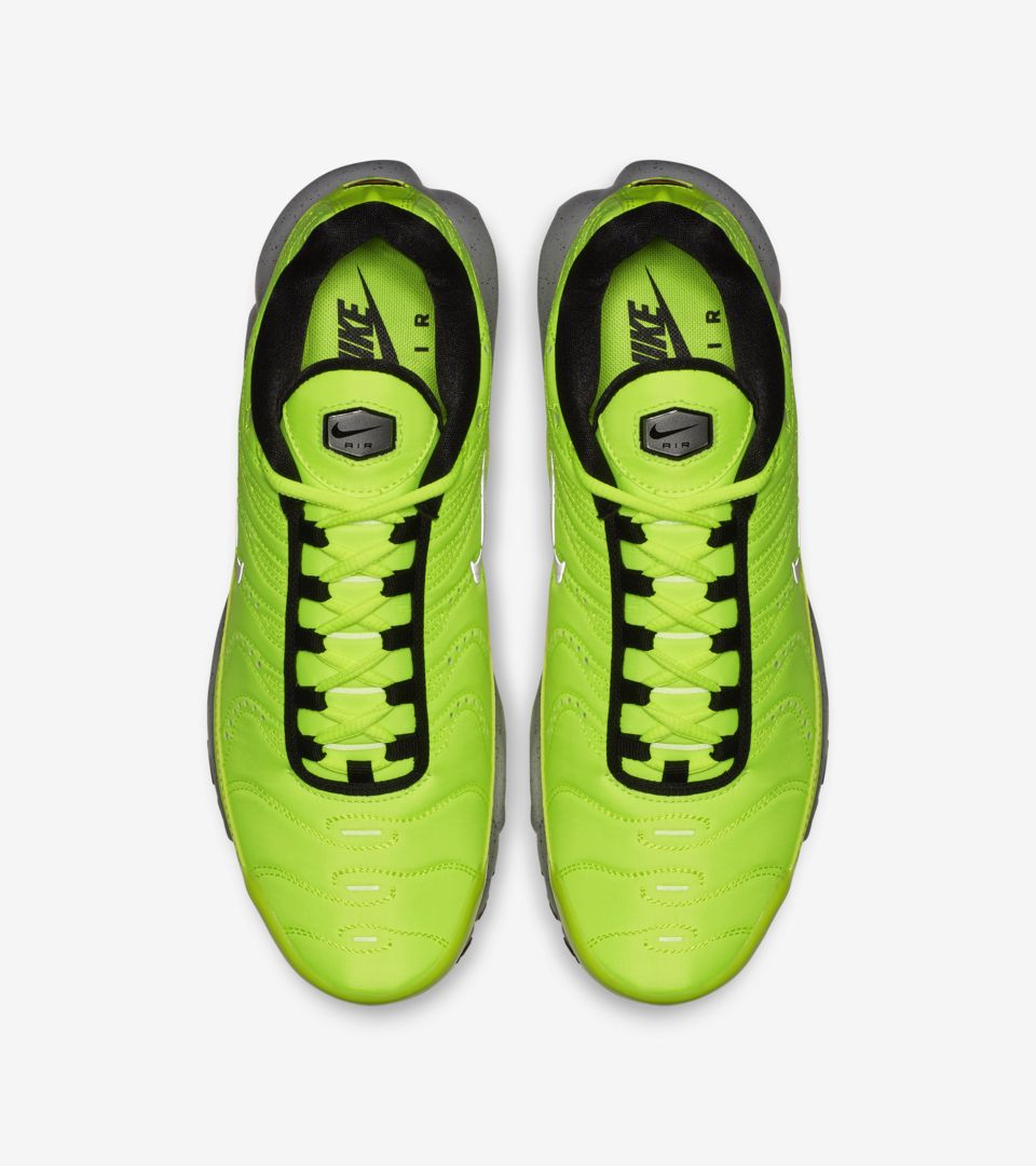 Nike Air Max Plus Premium 'Full Volt & Matte Silver' Release Date Nike Air Max Plus Premium 'Full Volt & Matte Silver' Release Date