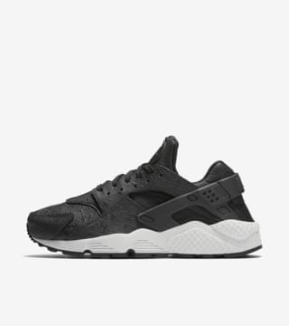 nike huarache mid top
