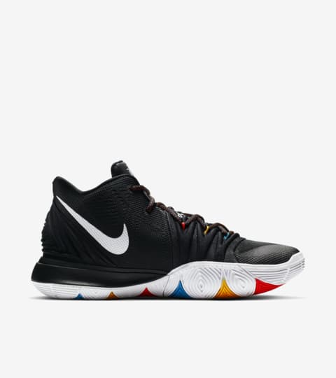 nike kyrie 5 x friends