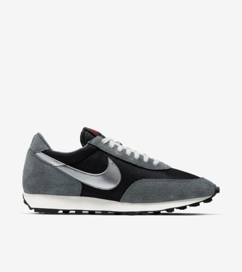nike daybreak metallic silver