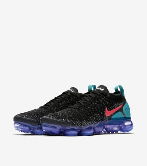 vapormax 2 hot punch