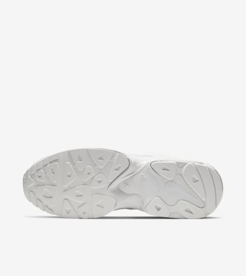 air max 2 light triple white