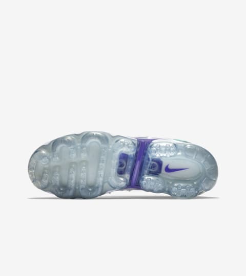Nike AIR VAPORMAX PLUS 924453 011 Prices and reviews