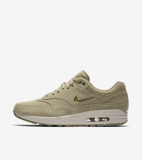 air max 1 desert sand suede