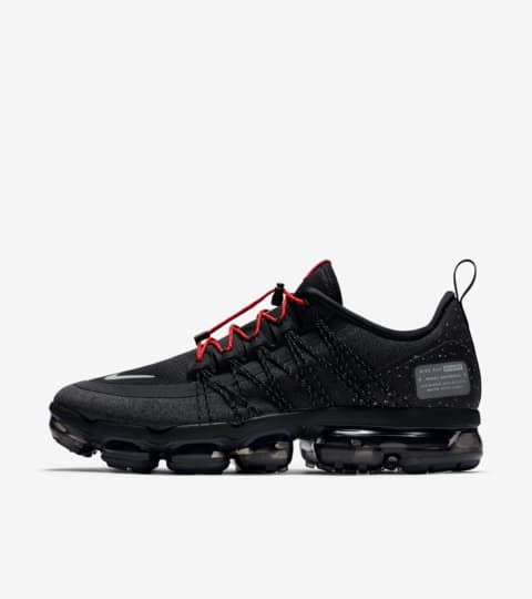 nike vapormax black red laces
