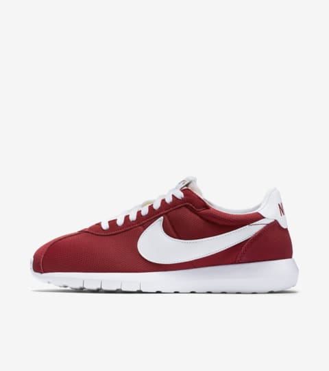 nike roshe red white