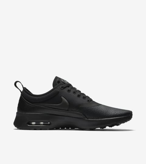 nike thea womens black