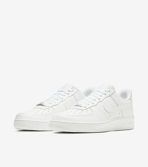 nike triple white