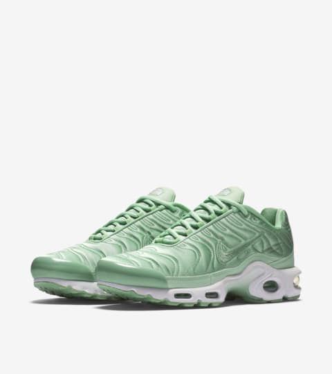 nike tn satin