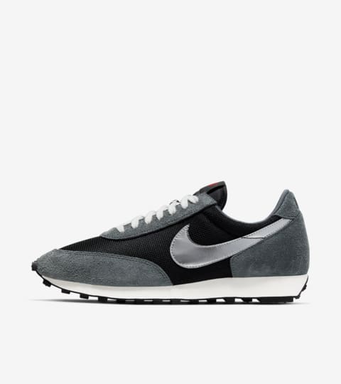 nike daybreak silver