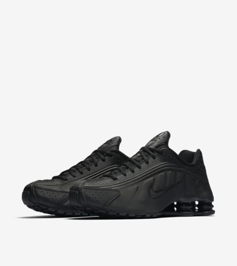 shox r4 triple black