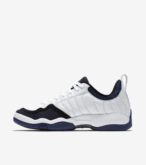 nike oscillate tennis shoes