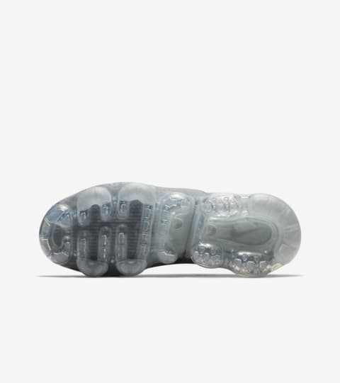 vapormax moc cool grey